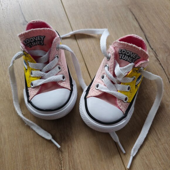 Baby Converse Tweety Bird - Picture 2 of 5